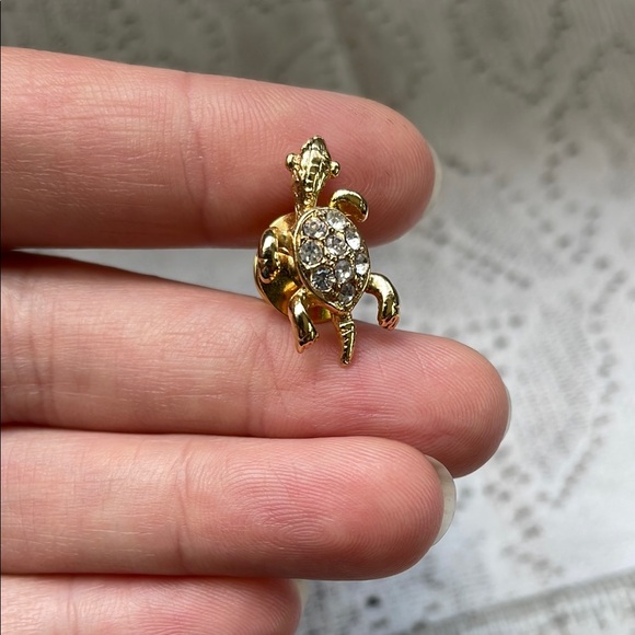 Charming Gold Tone Turtle Pin with Sparkly Rhinestone Accents - Picture 3 of 10